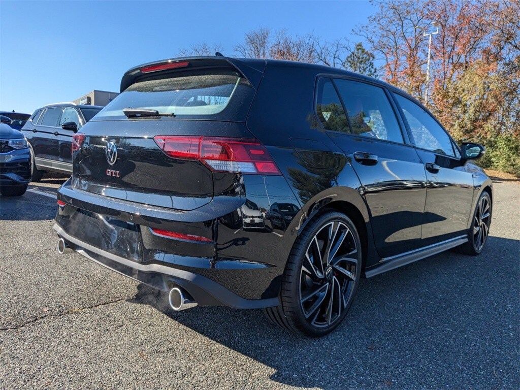 2024 Volkswagen Golf GTI Autobahn photo 4