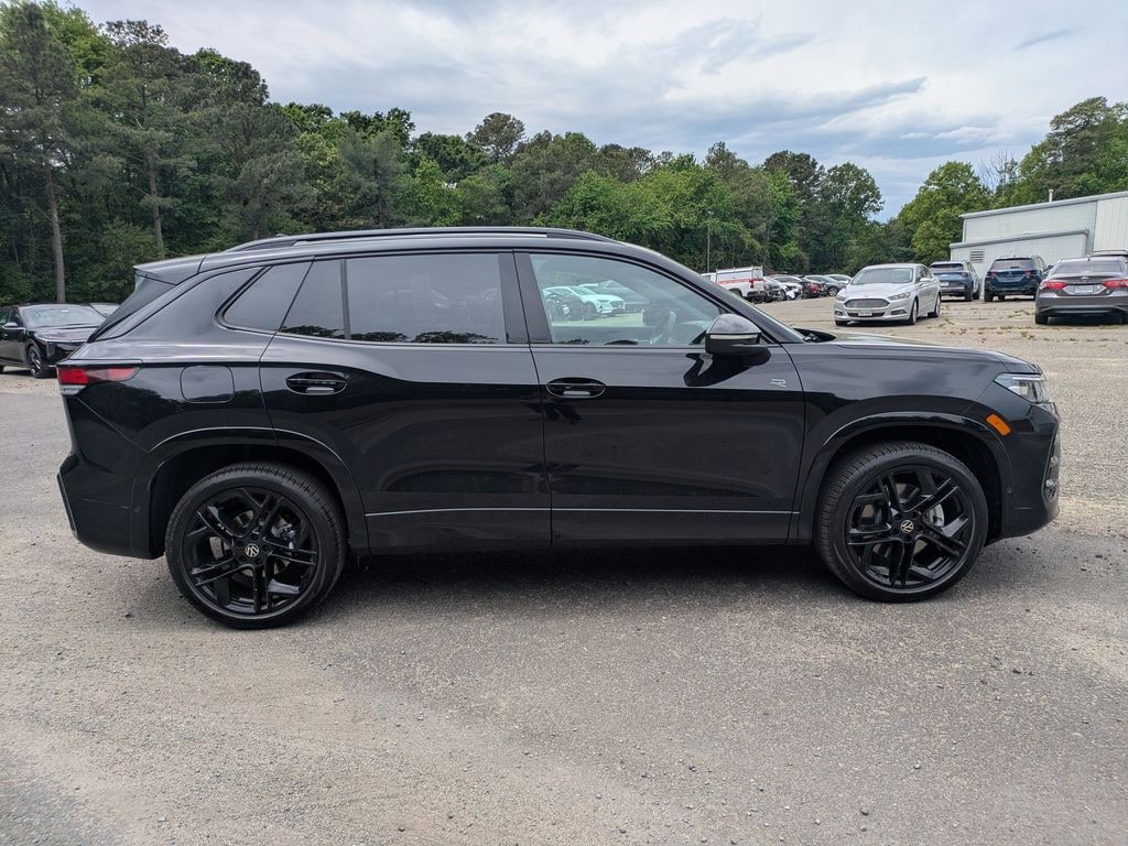 New 2026 Volkswagen Tiguan 2.0T SE R-Line Black SUV