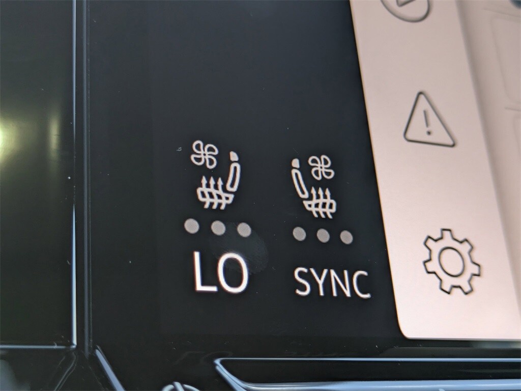 2026 Volkswagen Atlas Cross Sport SE w/Tech - Photo 23
