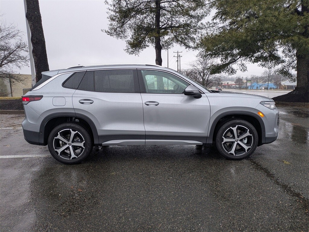 New 2026 Volkswagen Tiguan 2.0T SE SUV
