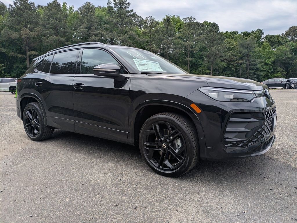 New 2026 Volkswagen Tiguan 2.0T SE R-Line Black SUV