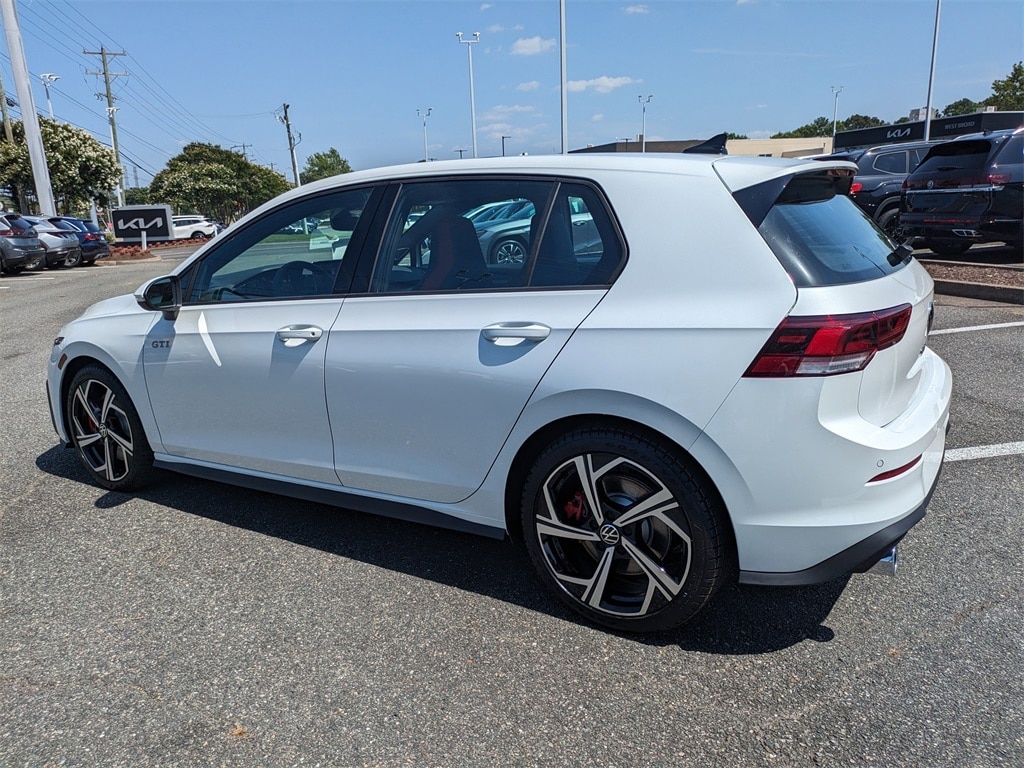 2025 Volkswagen Golf GTI SE - Photo 6