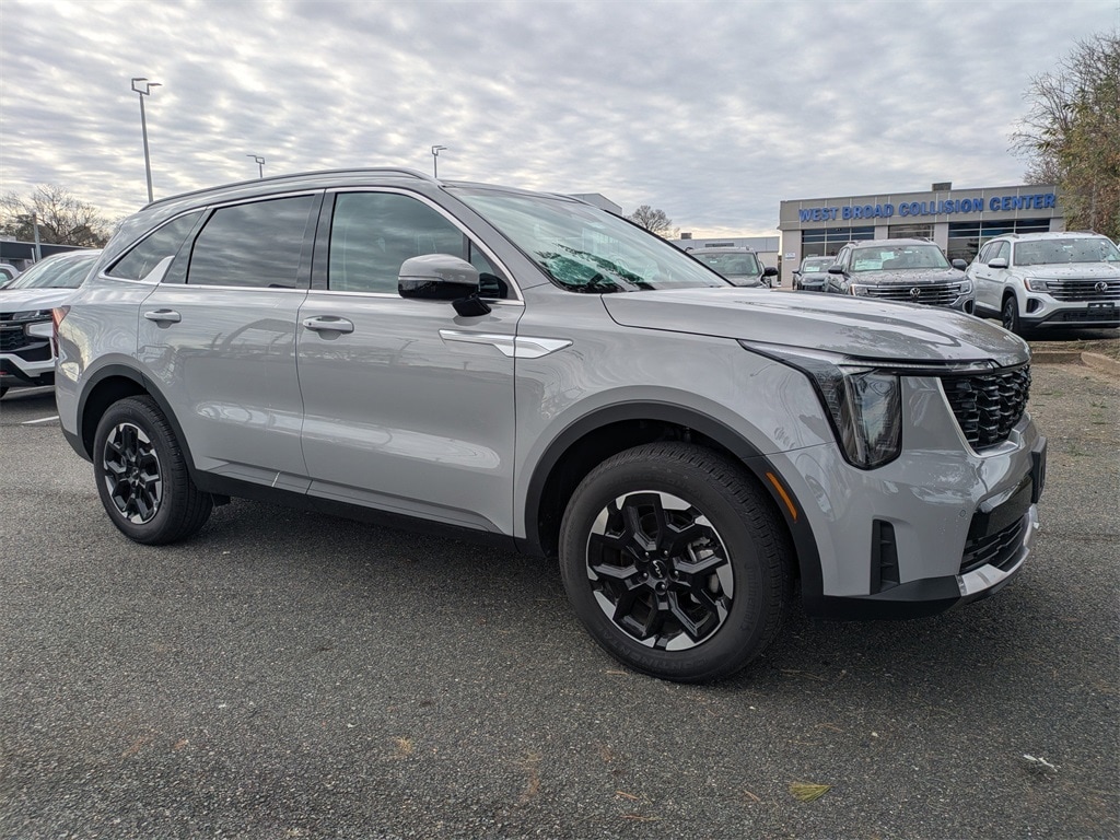 Used 2025 Kia Sorento S SUV