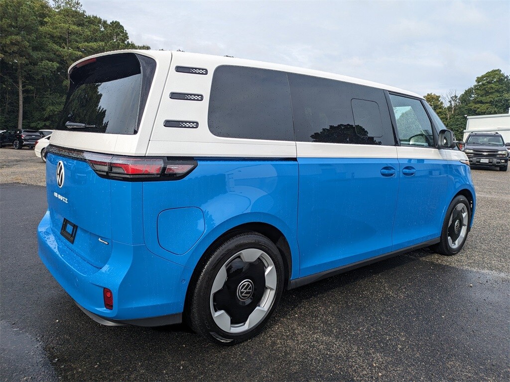 2025 Volkswagen ID. Buzz Pro Plus photo 4