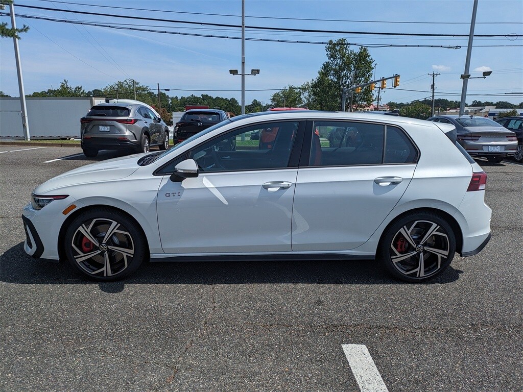 2025 Volkswagen Golf GTI SE - Photo 7