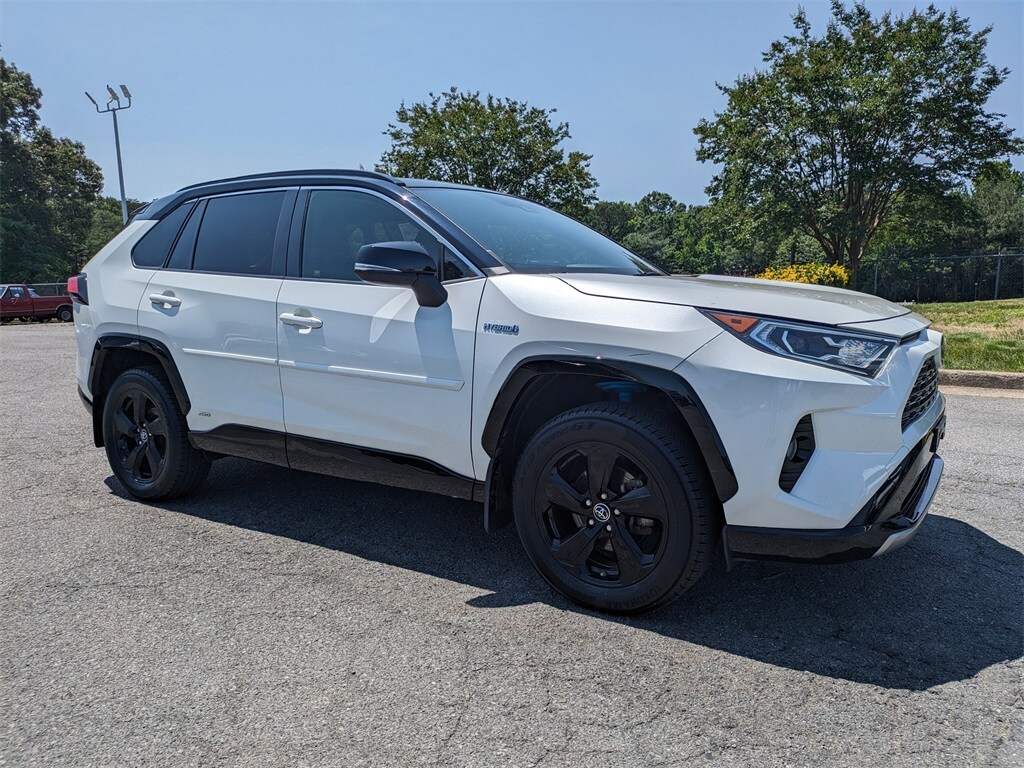 2019 Toyota RAV4 Hybrid XSE photo 2