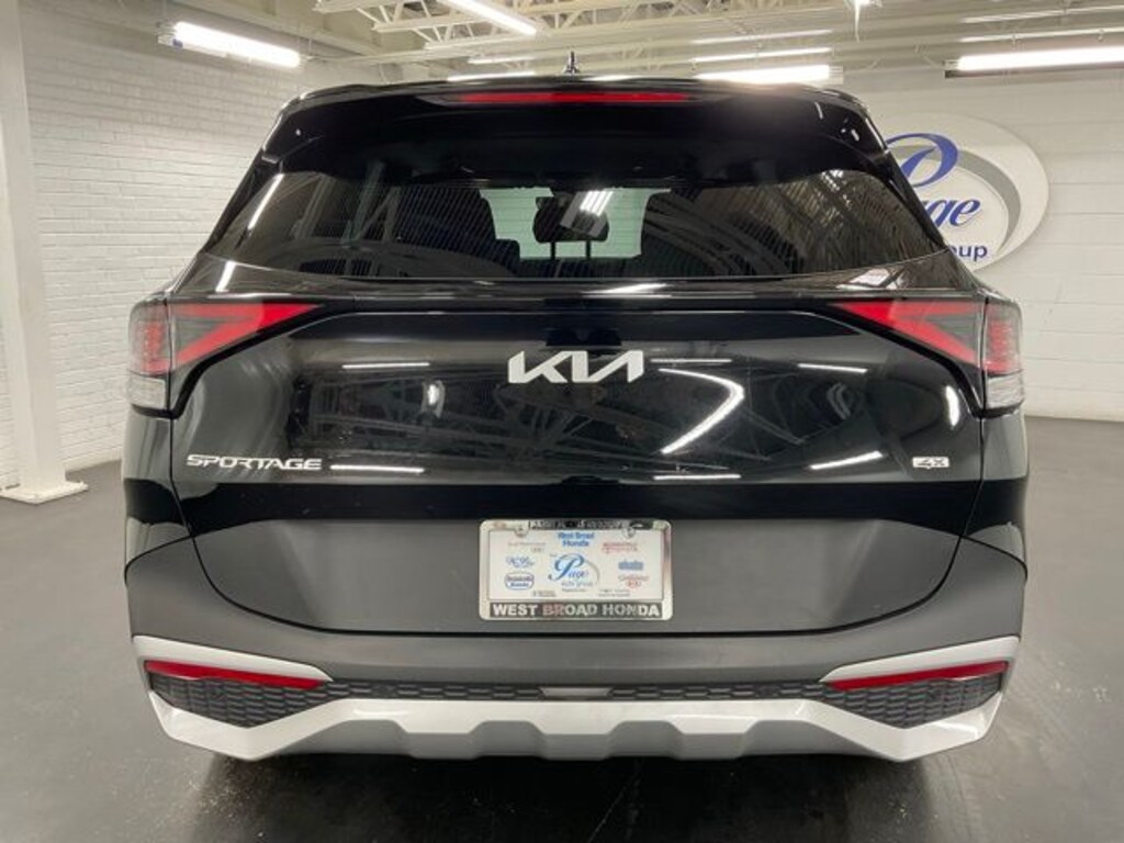 Used 2025 Kia Sportage LX SUV