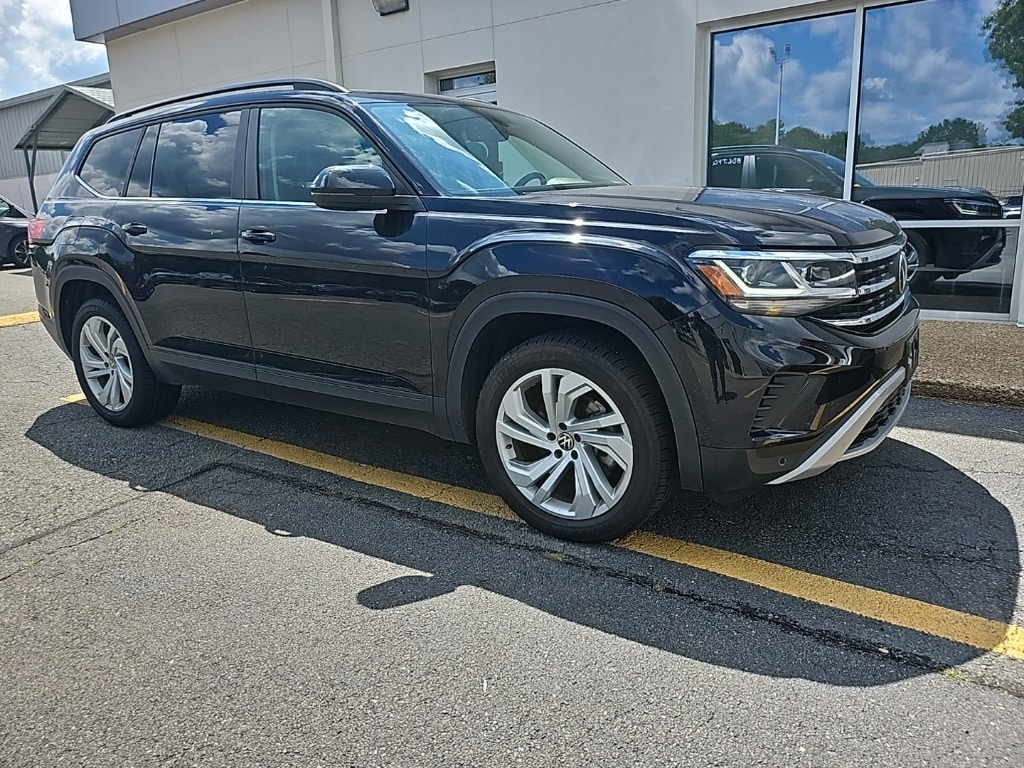 Used 2022 Volkswagen Atlas SE w/Tech with VIN 1V2KR2CA5NC551415 for sale in Richmond, VA