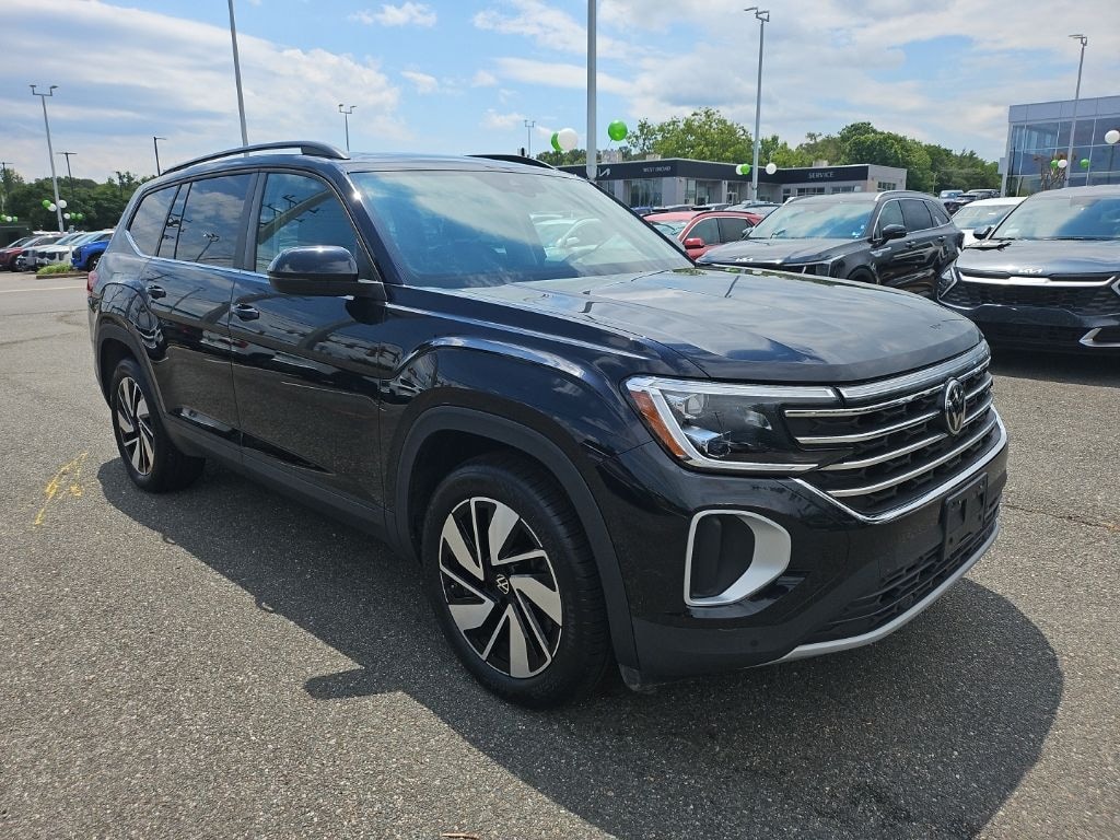 Used 2024 Volkswagen Atlas 2.0T SE w/Technology SUV