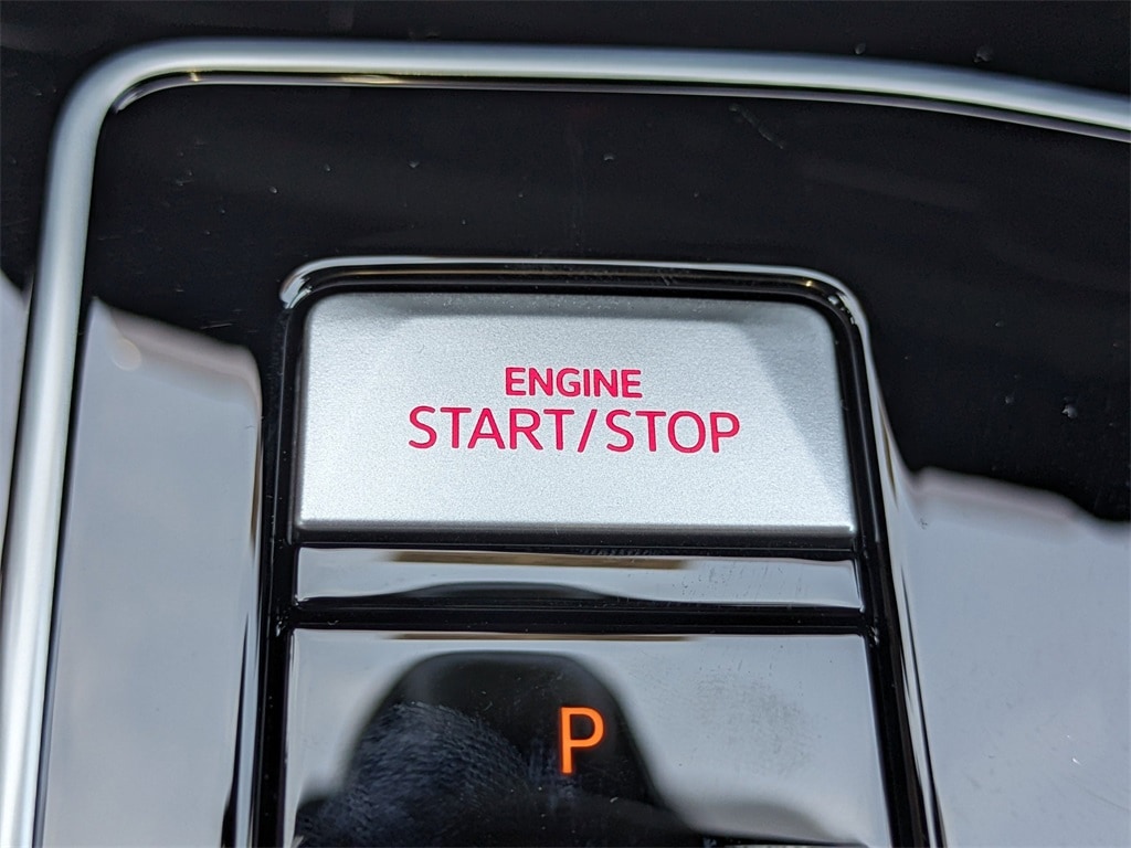 2025 Volkswagen Golf GTI SE - Photo 28