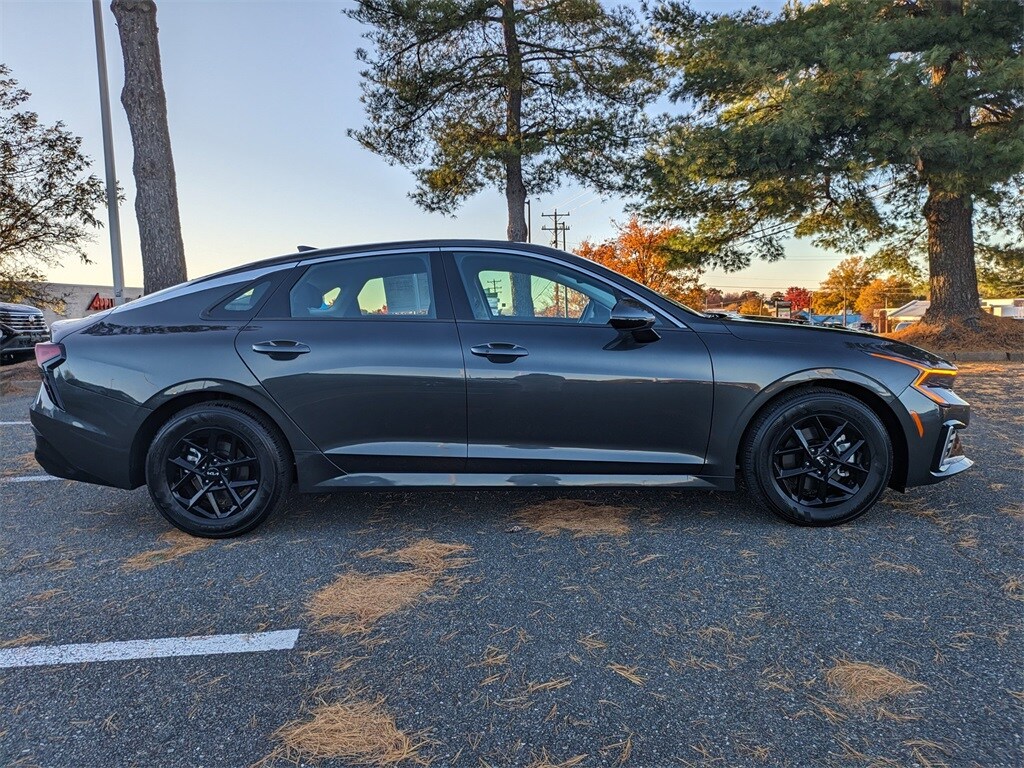 2025 Kia K5 LXS photo 3