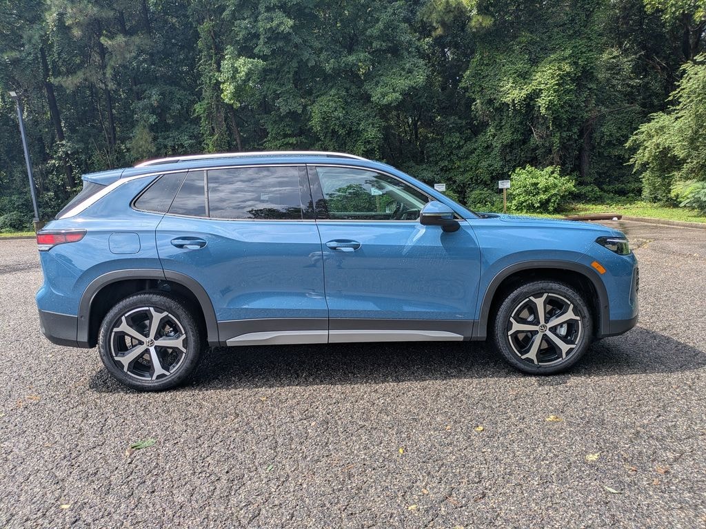 New 2026 Volkswagen Tiguan 2.0T SE SUV
