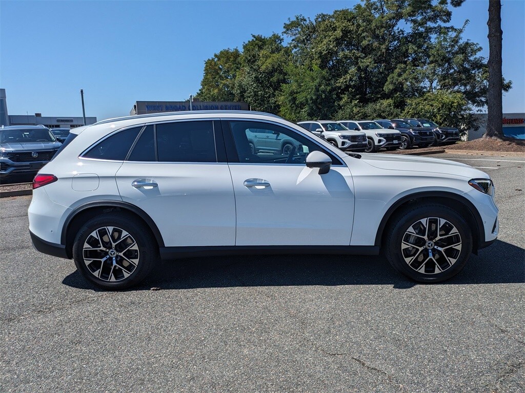 2025 Mercedes Benz GLC 350e 4MATIC photo 3