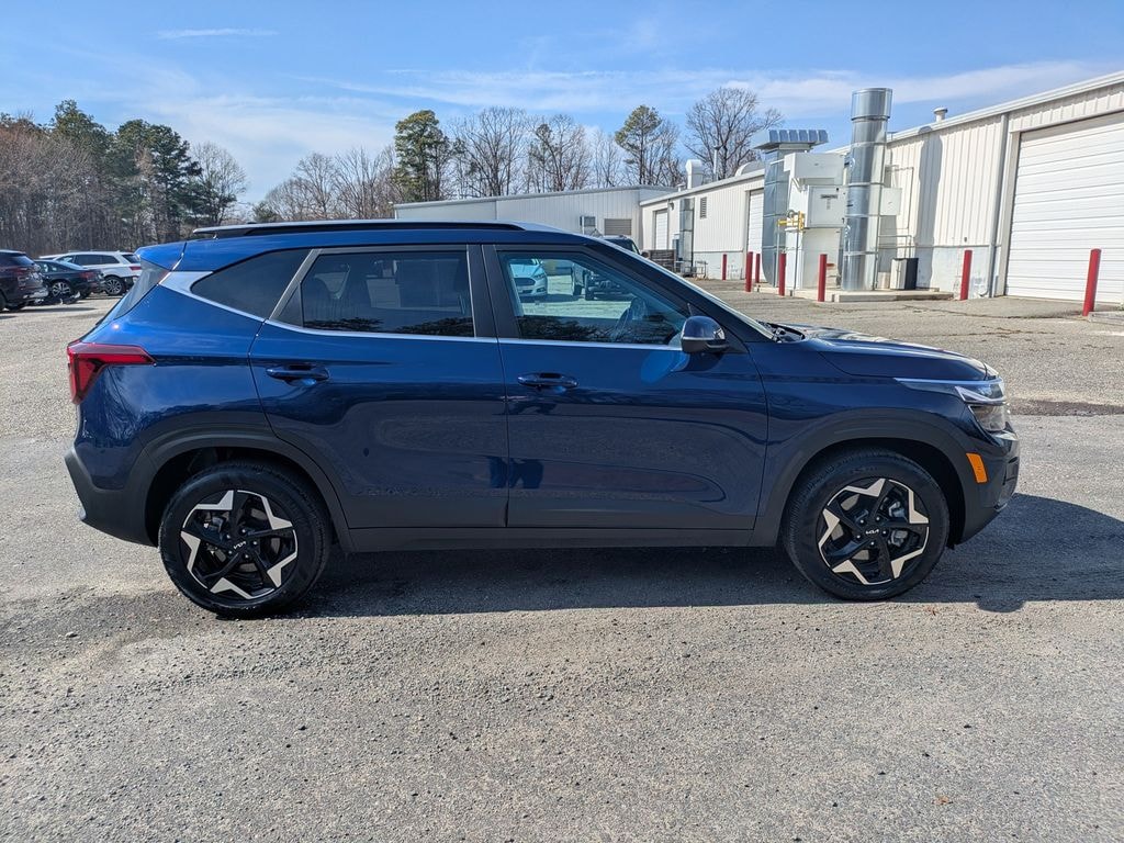 Used 2025 Kia Seltos EX SUV