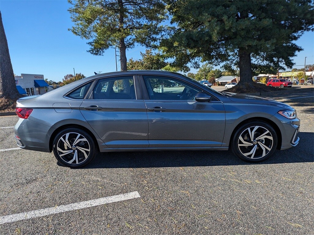 2026 Volkswagen Jetta 1.5T SEL photo 3