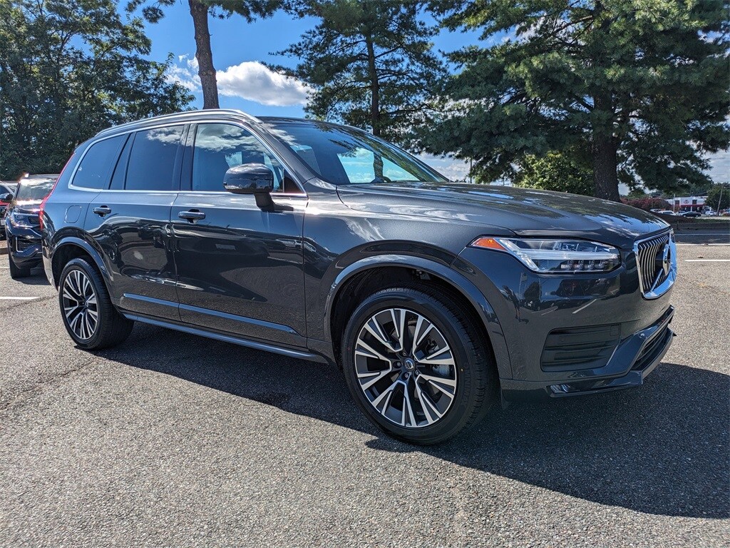 2021 Volvo XC90 T5 Momentum photo 2