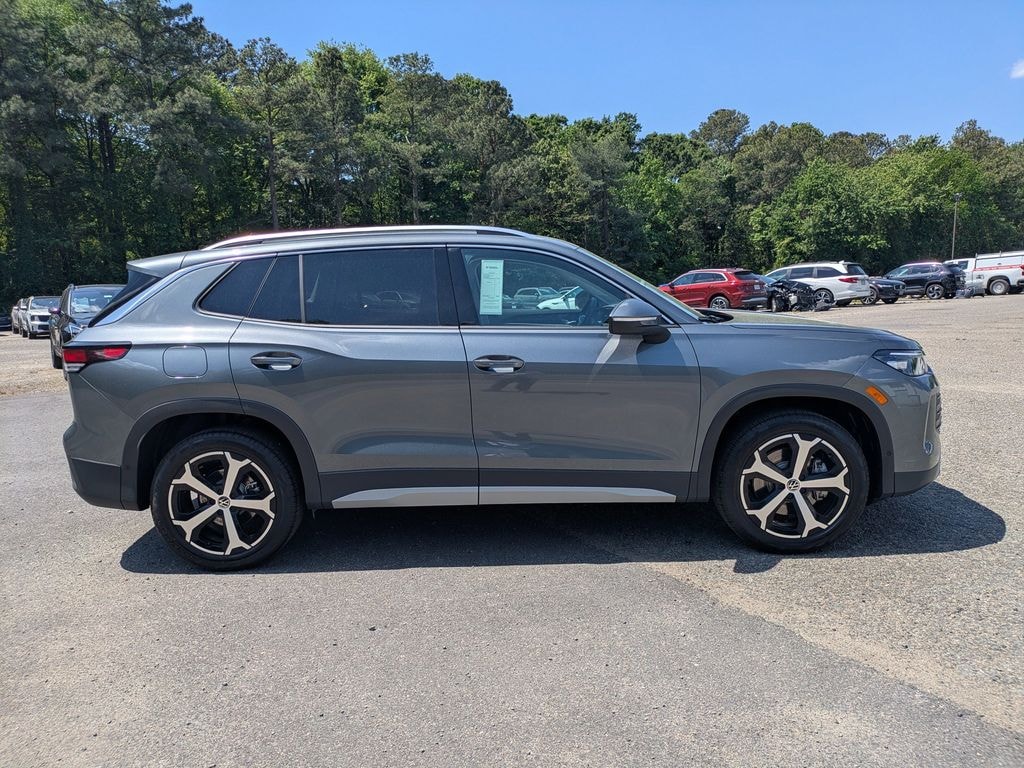 New 2026 Volkswagen Tiguan 2.0T SE SUV