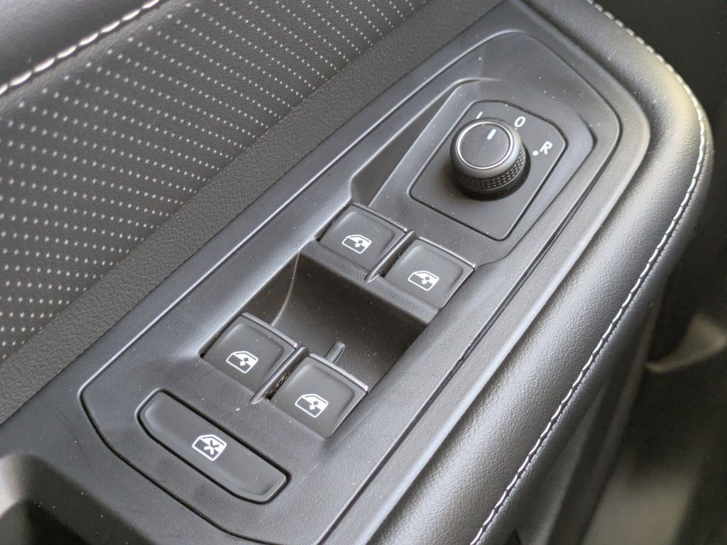 2026 Volkswagen Atlas SE w/Tech - Photo 23
