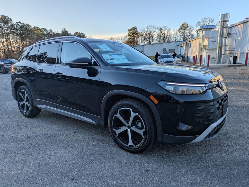 New 2026 Volkswagen Tiguan 2.0T SE SUV