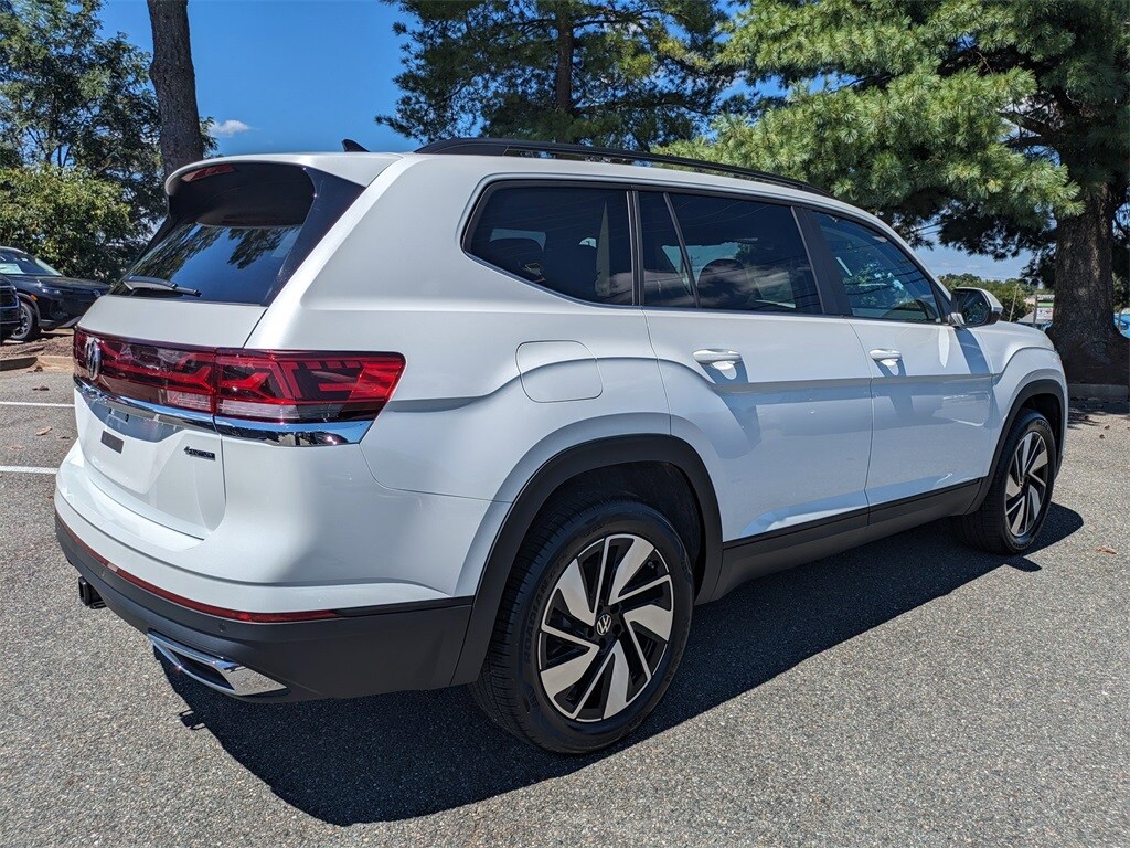 2026 Volkswagen Atlas SE Technology photo 2