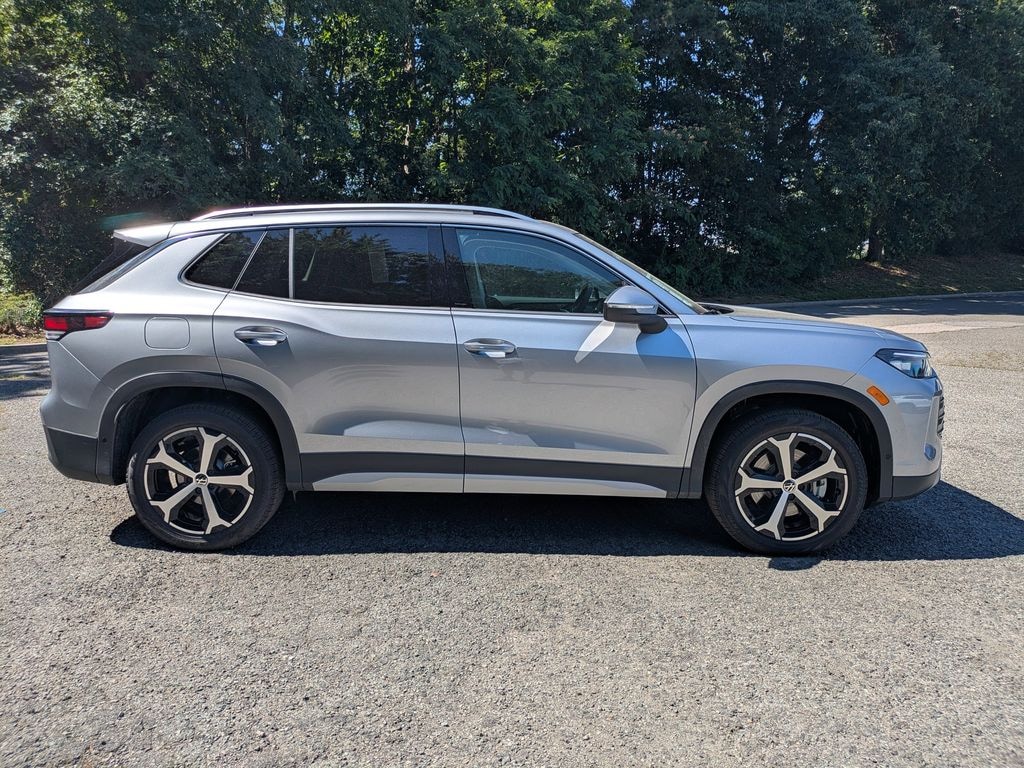 New 2026 Volkswagen Tiguan 2.0T SE SUV