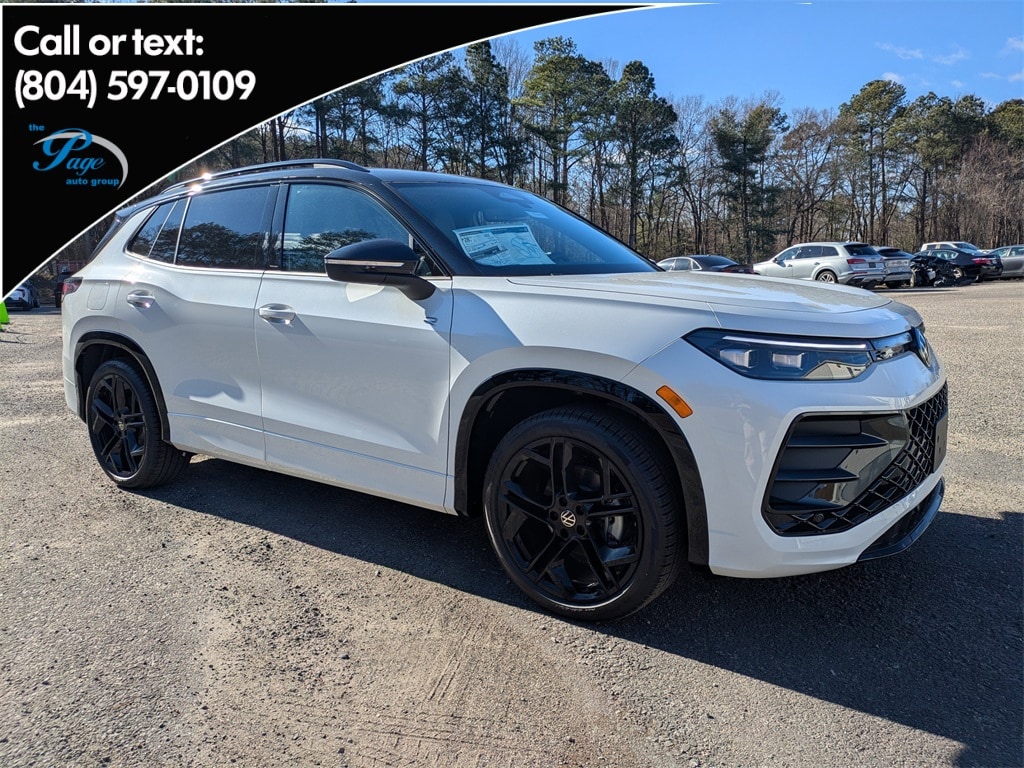 2026 Volkswagen Tiguan SE R-LINE BLACK's photo