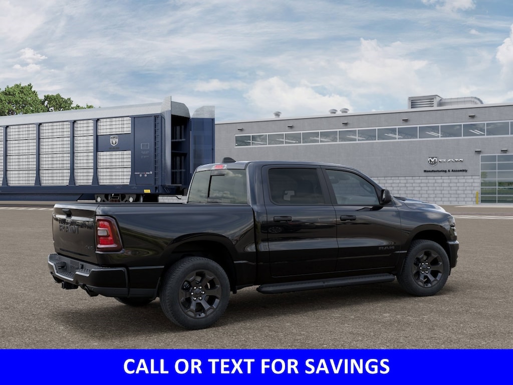 New 2026 Ram 1500 EXPRESS CREW CAB 4X4 5'7 BOX Pickup