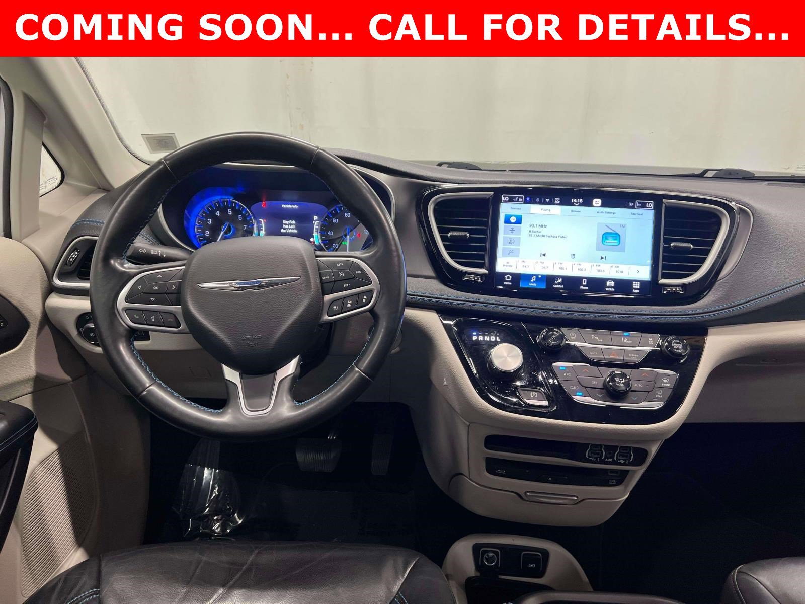 2021 Chrysler Pacifica Touring L photo 2