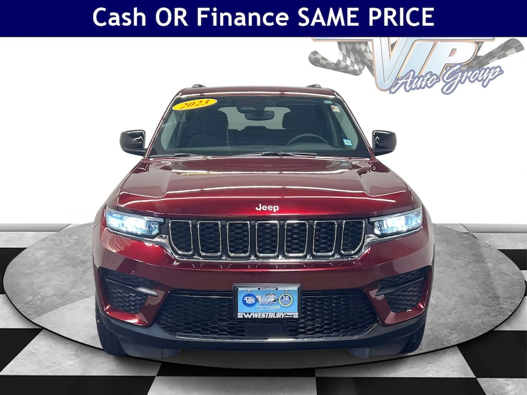 Used 2023 Jeep Grand Cherokee Laredo Laredo 4x4