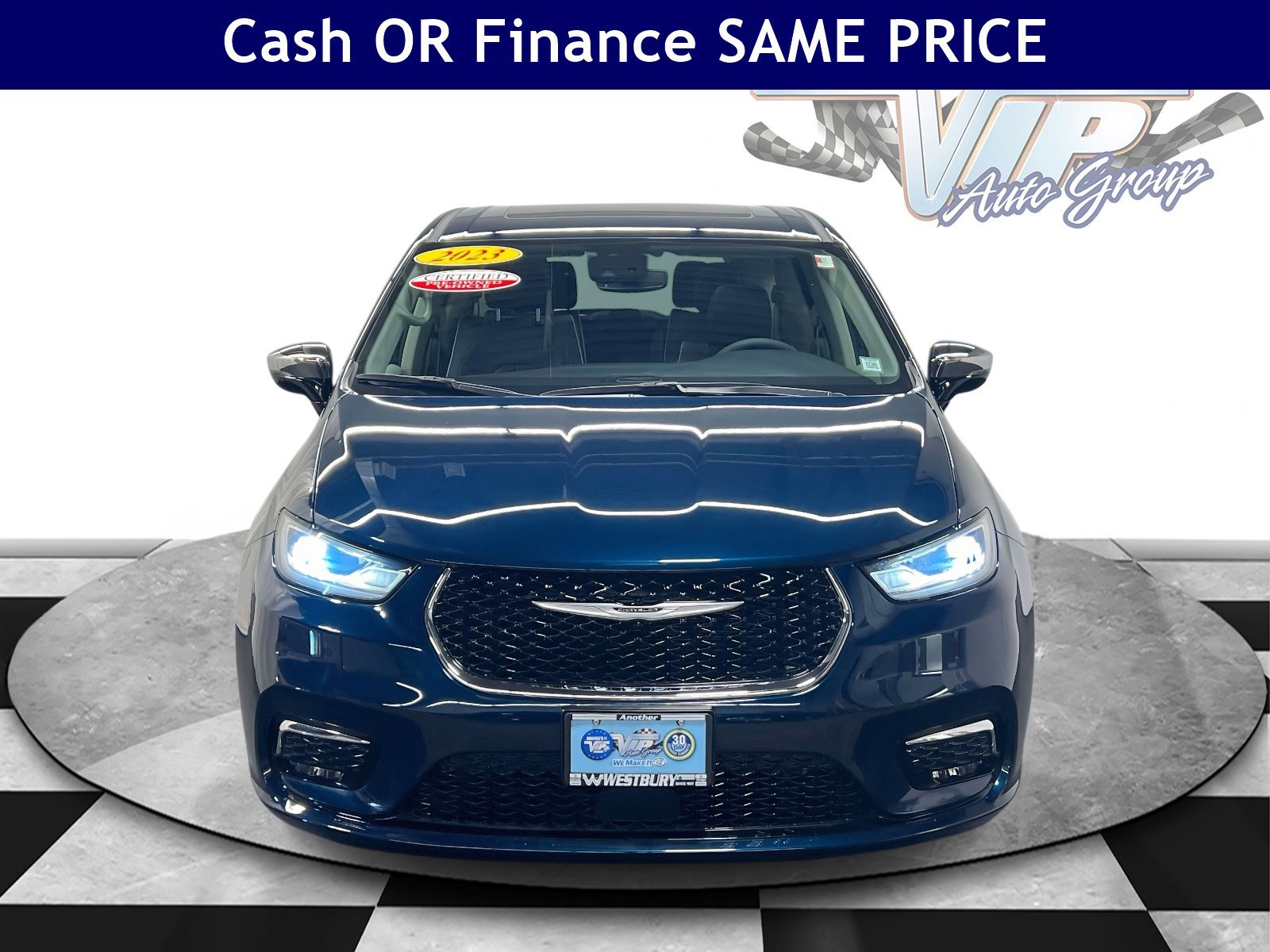 2023 Chrysler Pacifica Limited Hybrid photo 2