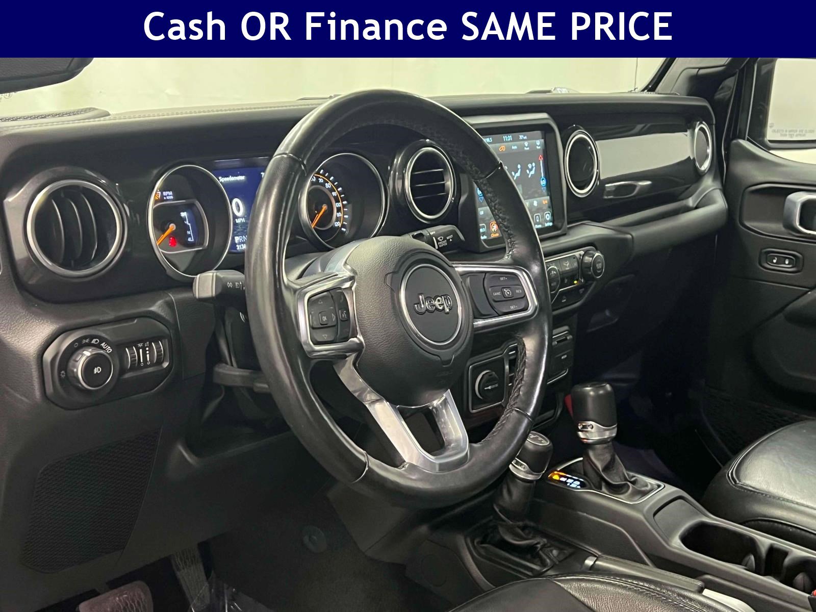 2022 Jeep Wrangler Unlimited Sahara photo 2