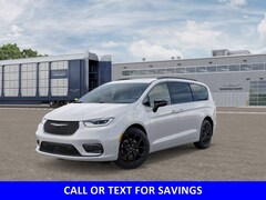 2026 Chrysler Pacifica LIMITED Passenger Van