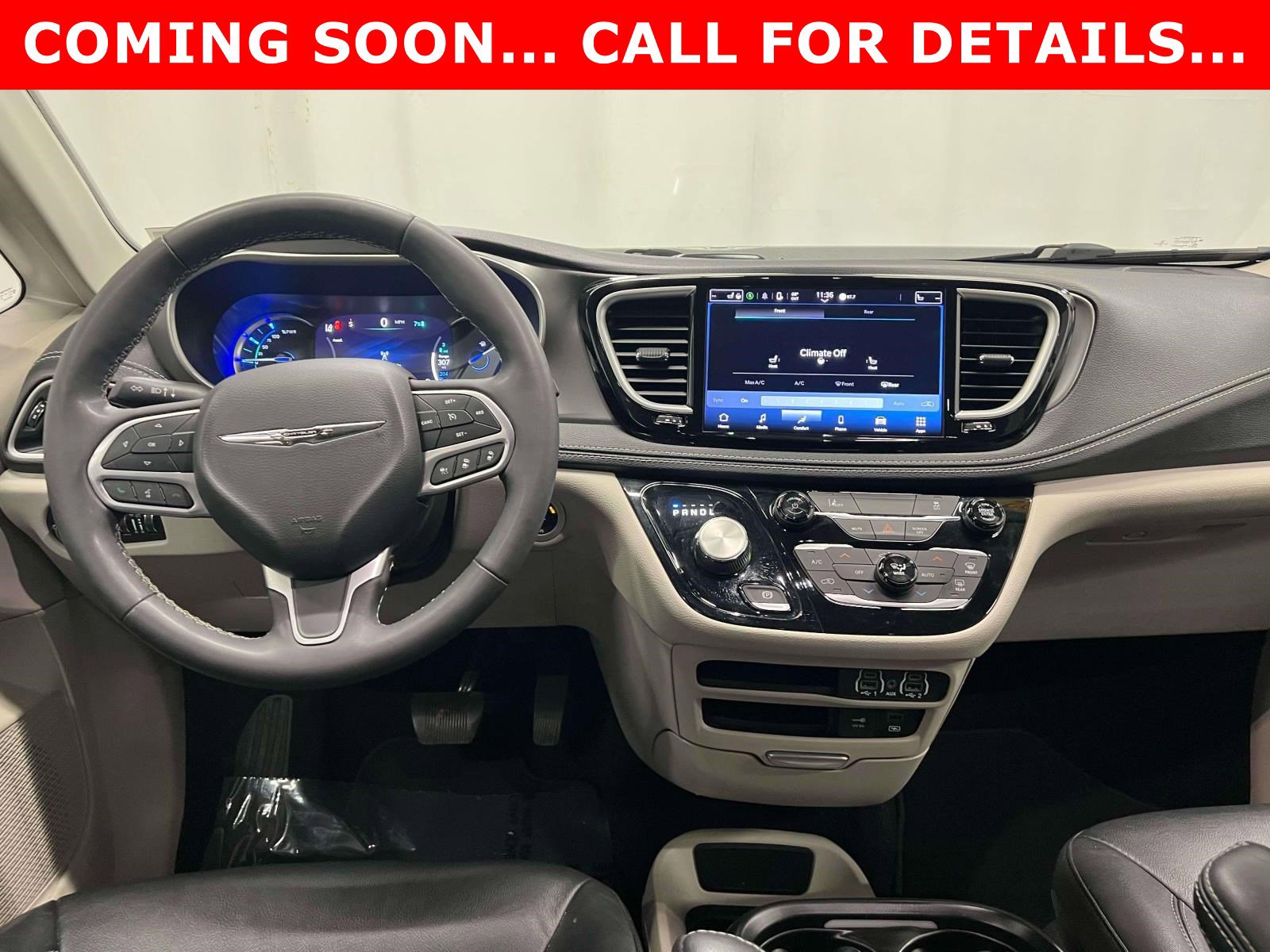 2022 Chrysler Pacifica Hybrid Touring L photo 2