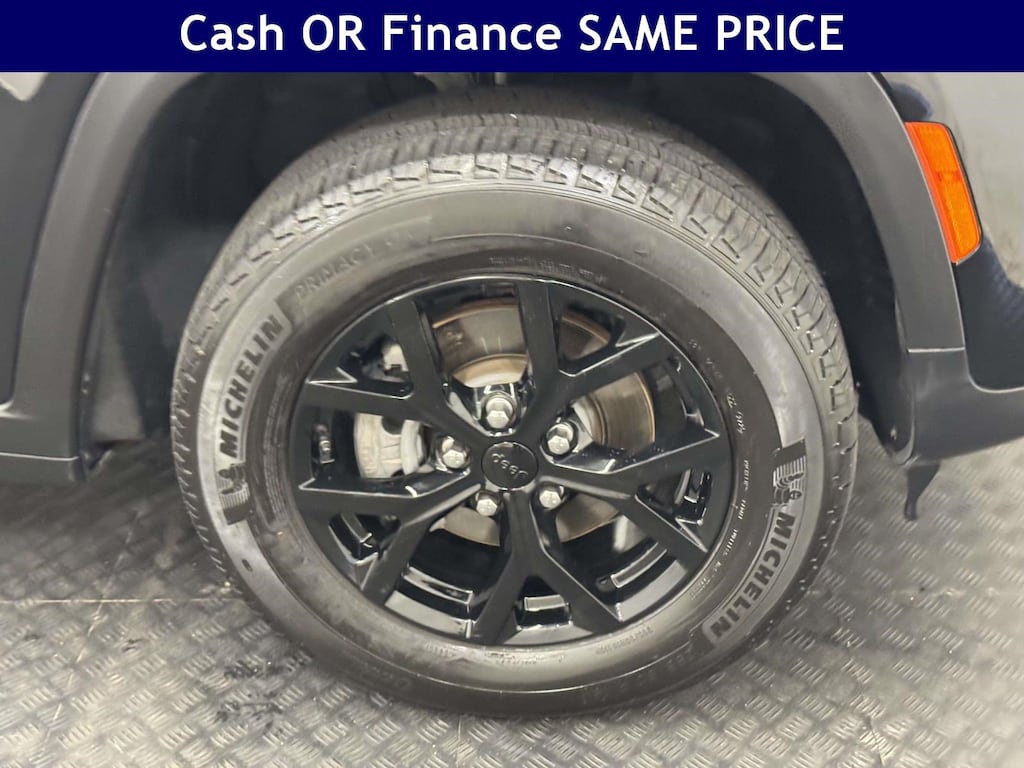 Used 2025 Jeep Grand Cherokee Altitude X Altitude X 4x4