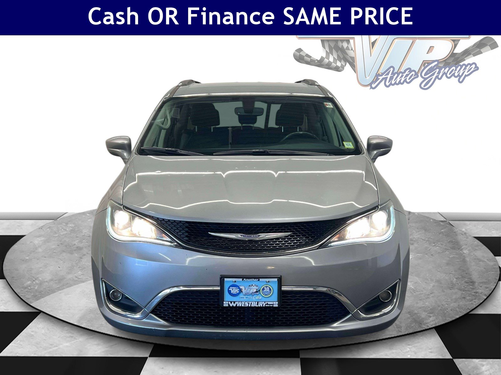 Used 2020 Chrysler Pacifica Touring L with VIN 2C4RC1BG2LR106362 for sale in Jericho, NY