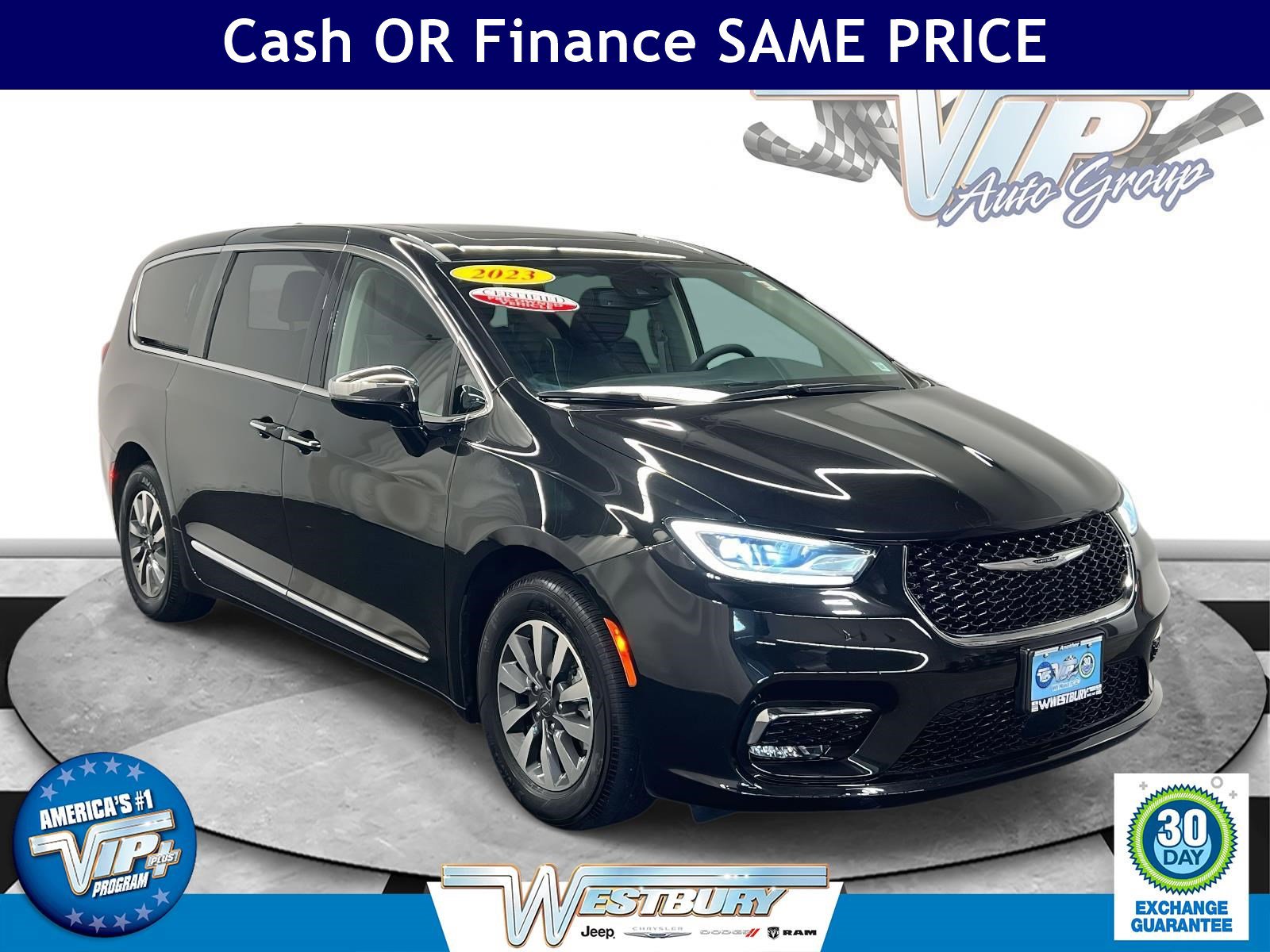 2023 Chrysler Pacifica Hybrid Limited's photo