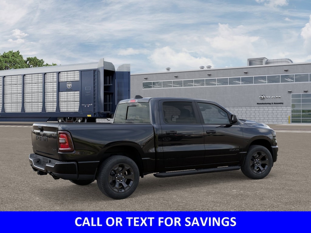 New 2026 Ram 1500 EXPRESS CREW CAB 4X4 5'7 BOX Pickup