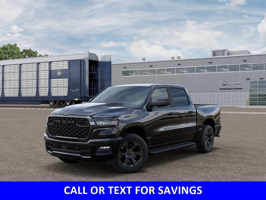 New 2026 Ram 1500 EXPRESS CREW CAB 4X4 5'7 BOX Pickup