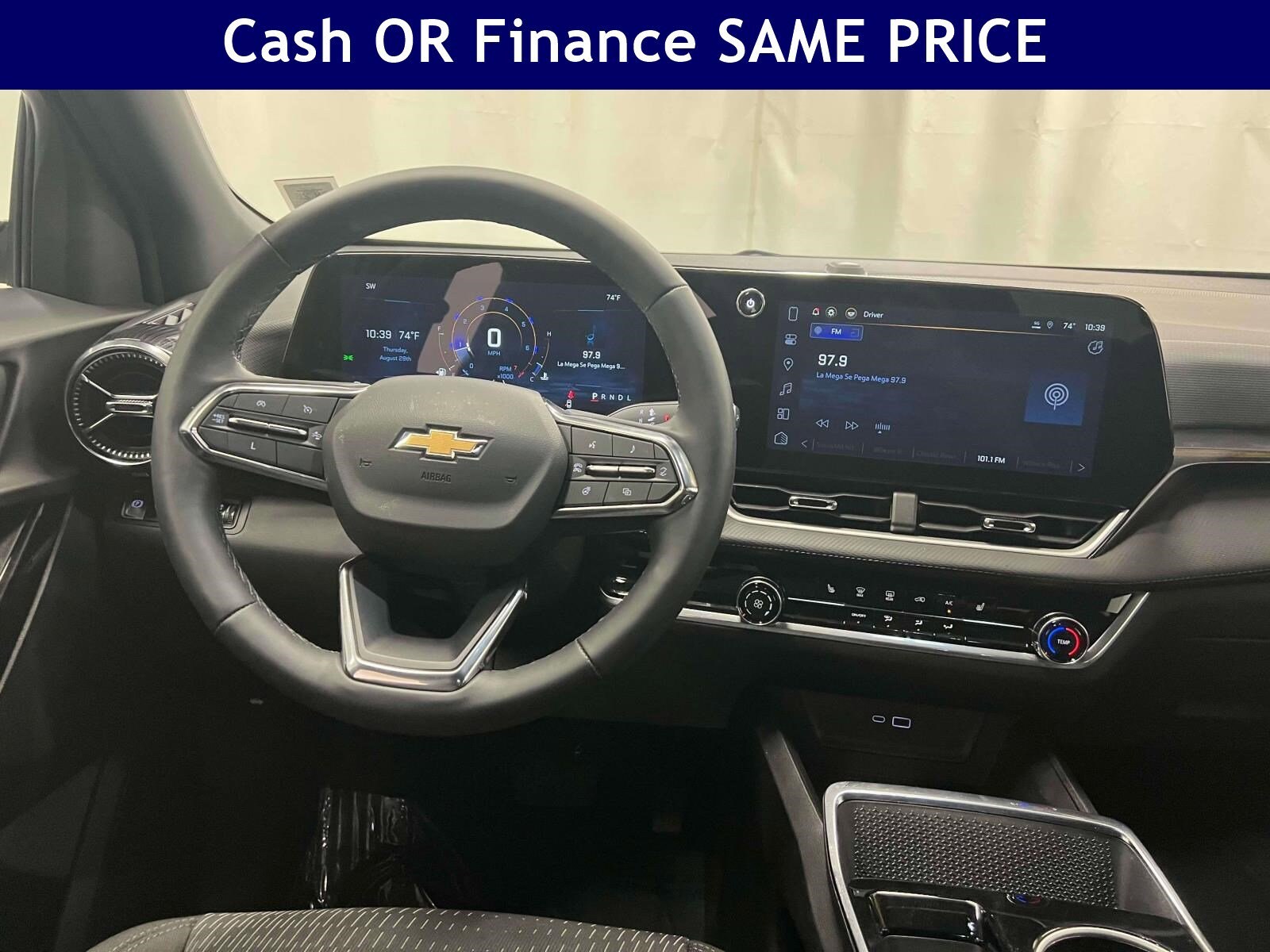 2025 Chevrolet Equinox LT photo 2