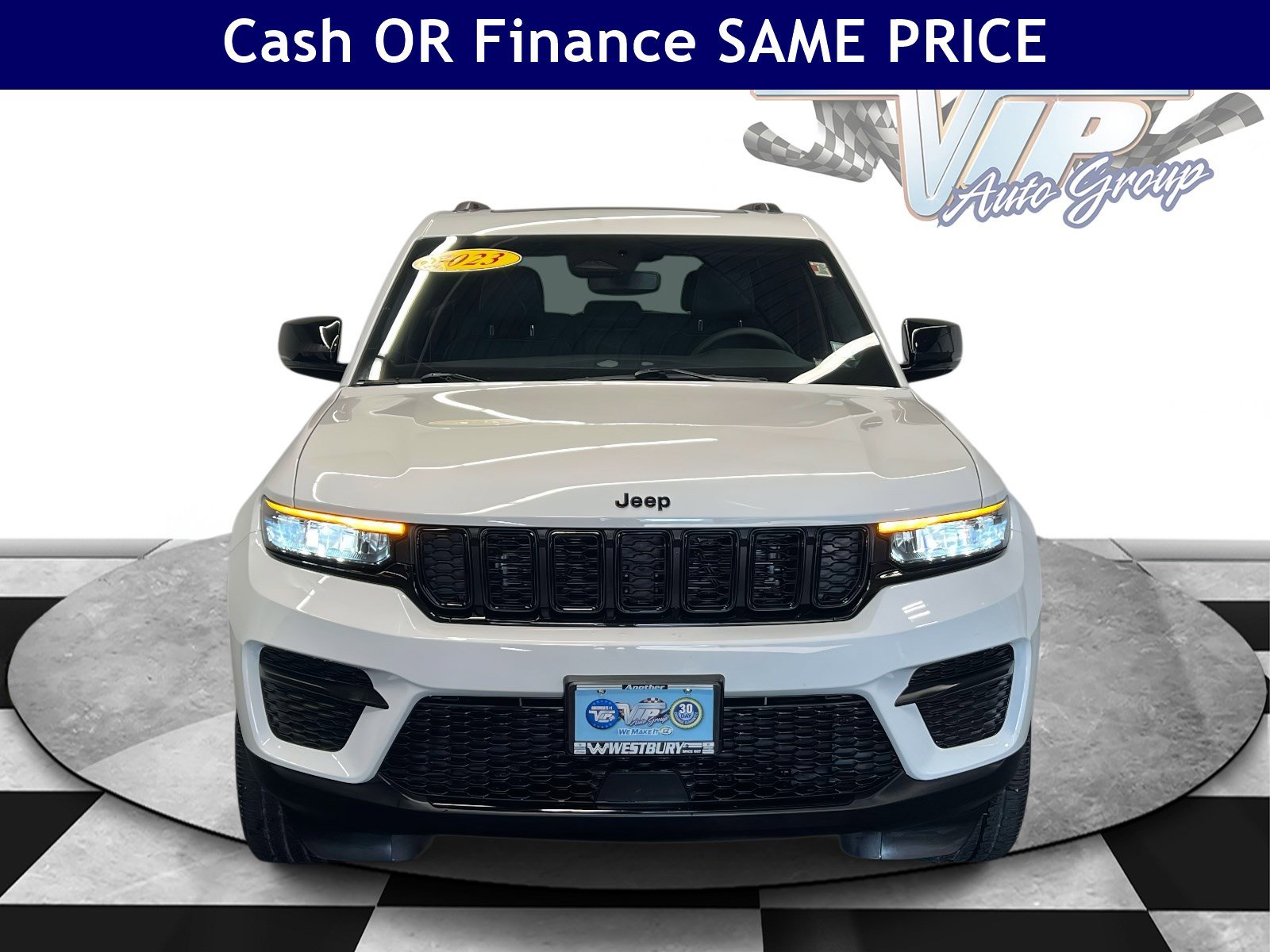 2023 Jeep Grand Cherokee Altitude photo 2