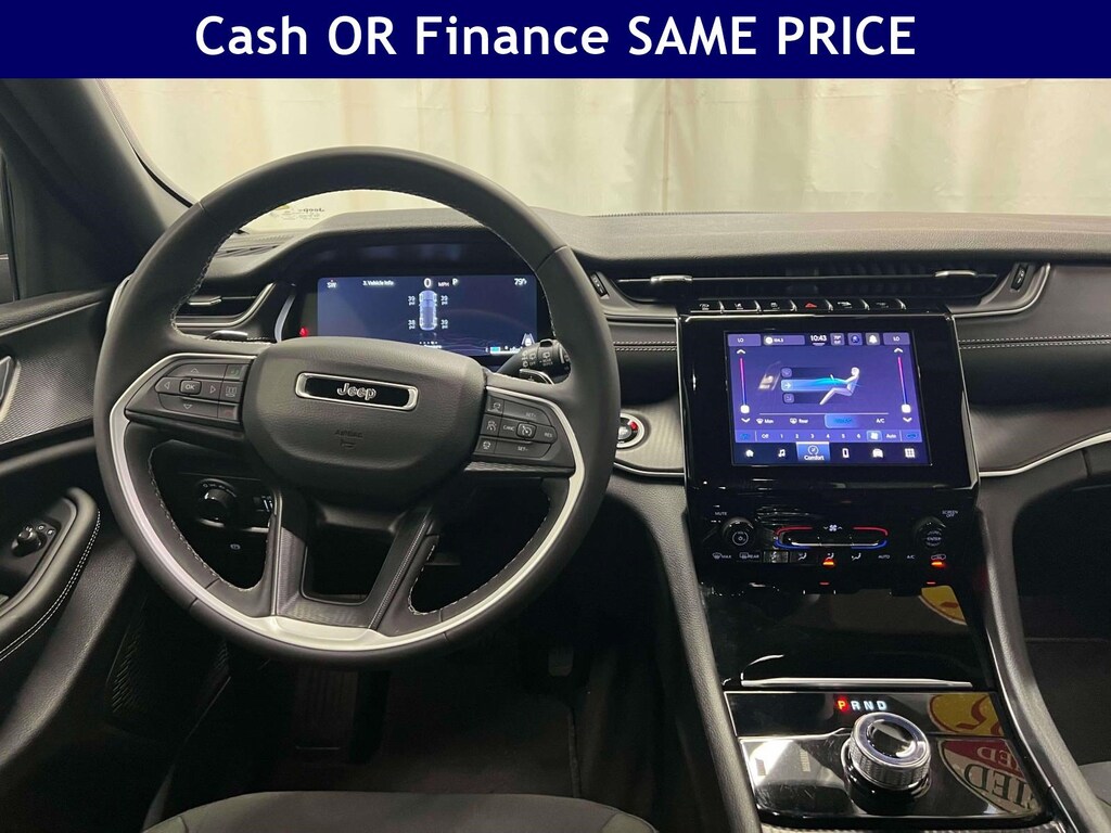 Used 2025 Jeep Grand Cherokee Laredo Laredo 4x4