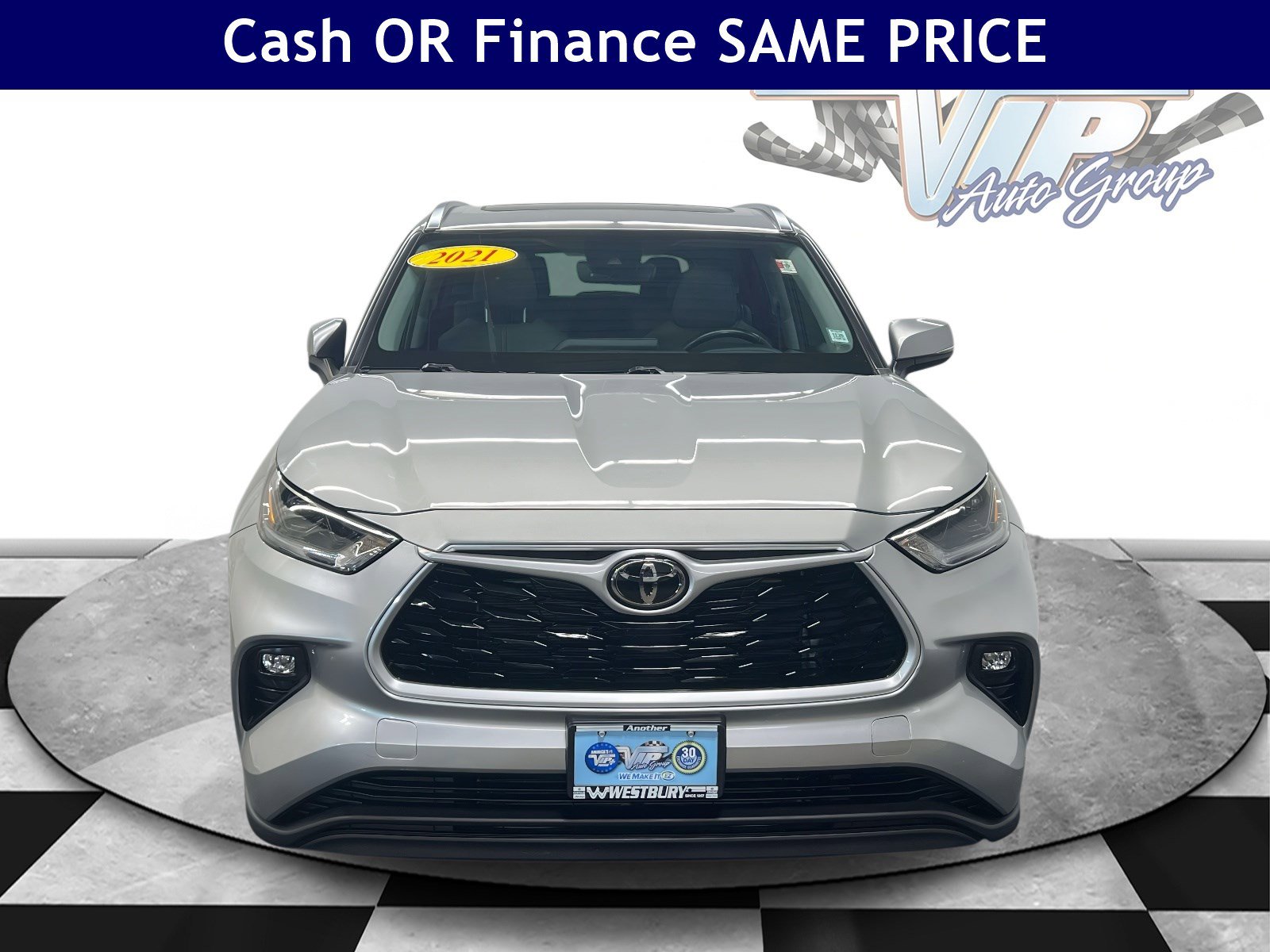 2021 Toyota Highlander XLE photo 2