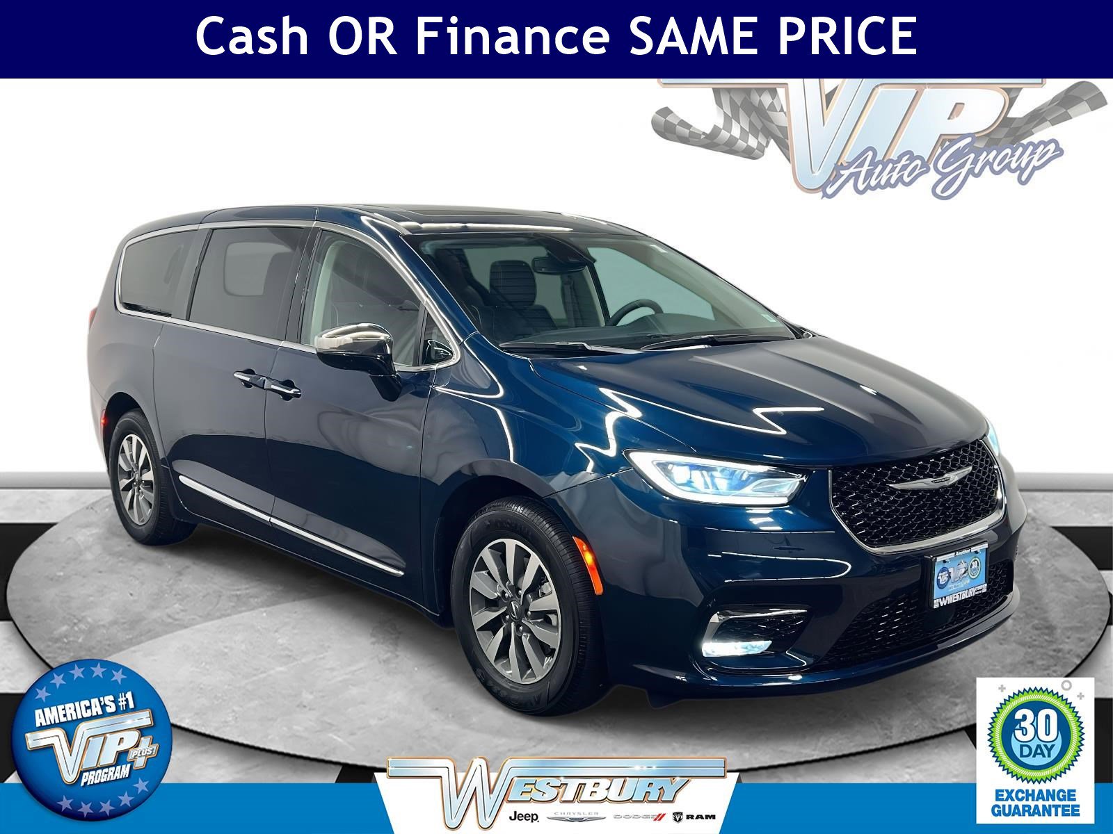 2023 Chrysler Pacifica Hybrid Limited's photo