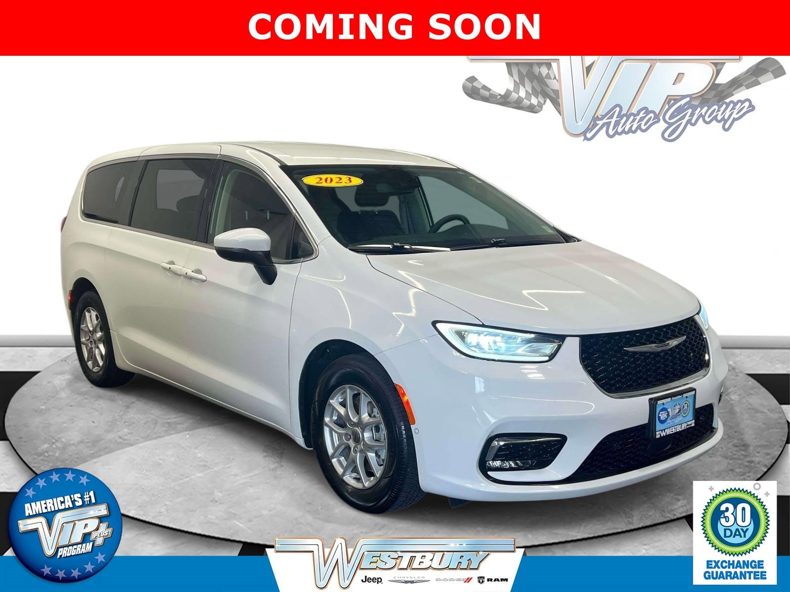 2023 Chrysler Pacifica Touring L's photo