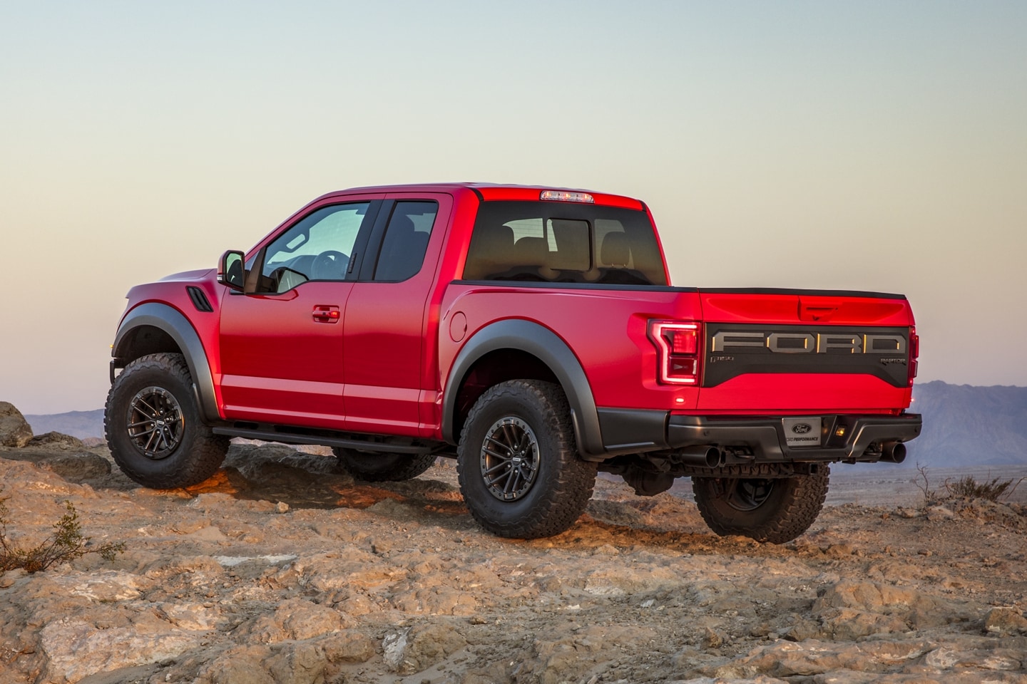 2019 Ford F-150 Raptor - Exterior Rear