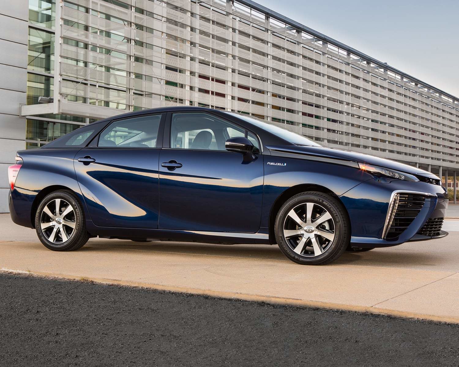 toyota-2020-mirai-exterior-blue-side-wheels