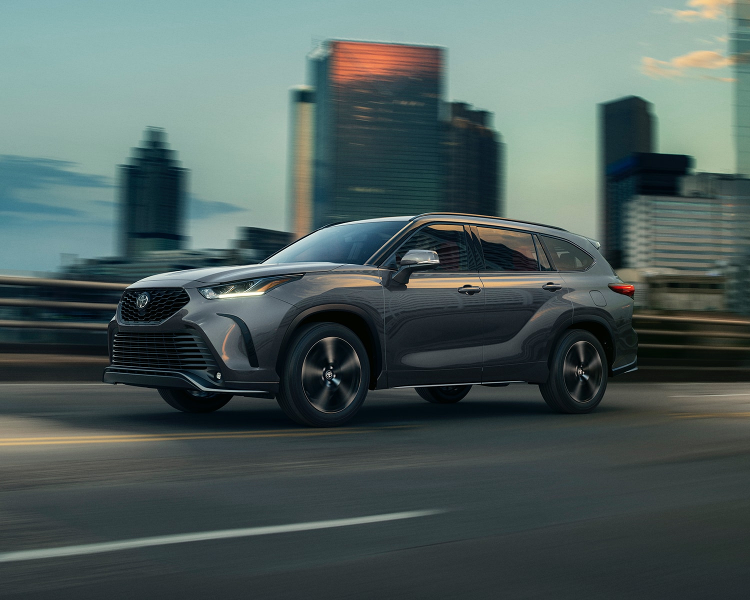 2021 Toyota Highlander Side View