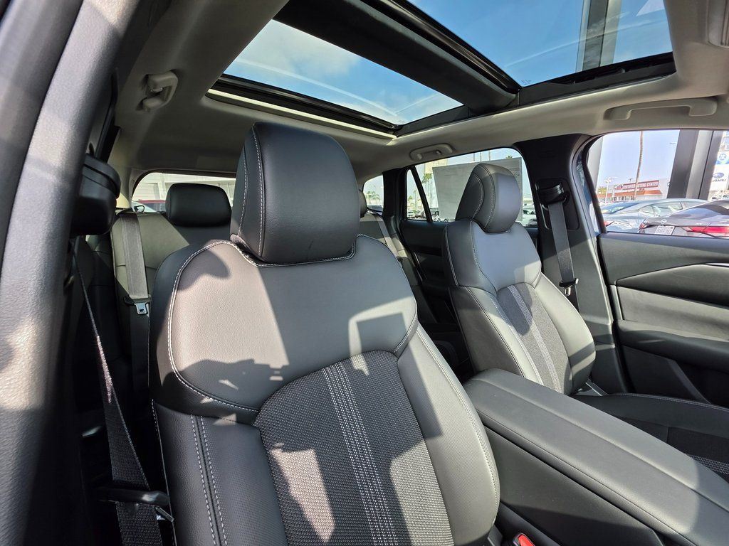 2025 Mazda CX-50 Premium - Photo 11