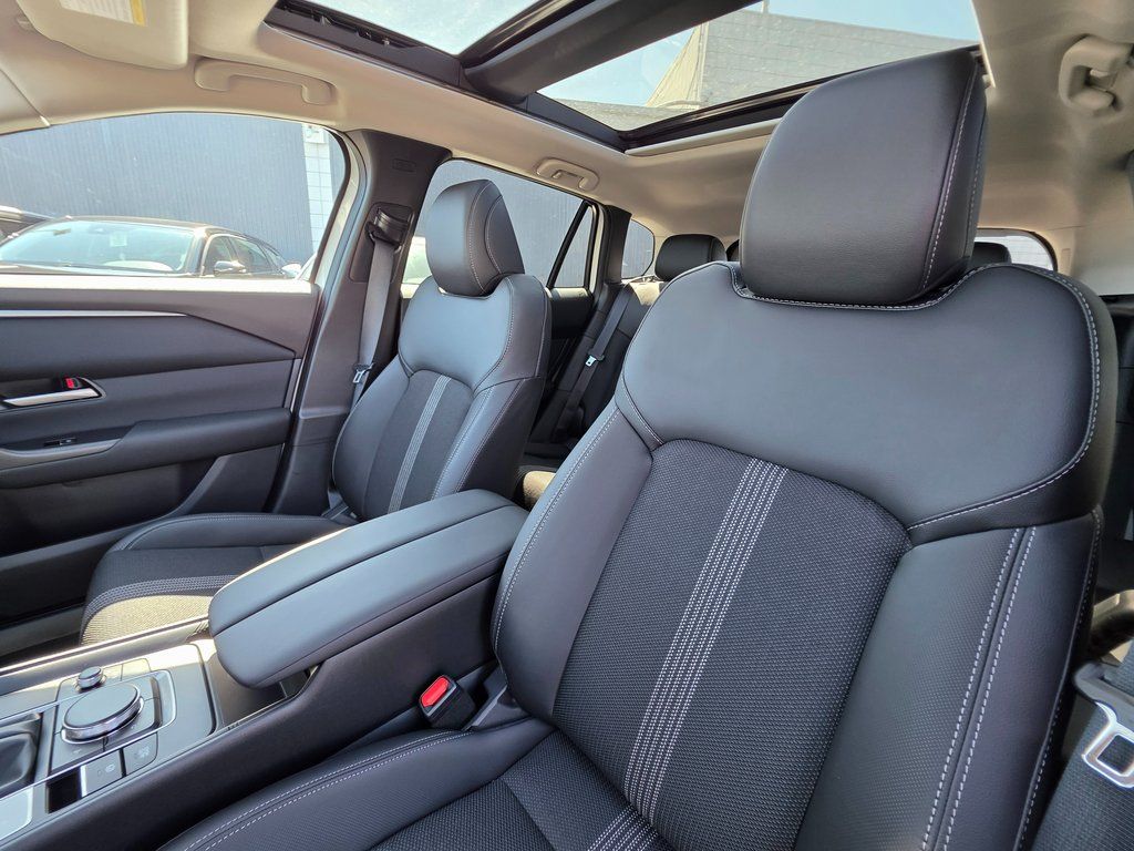 2025 Mazda CX-50 Premium - Photo 16