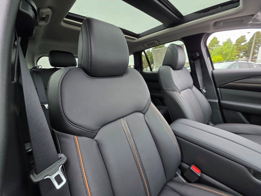2025 Mazda CX-50 Premium Plus - Photo 11